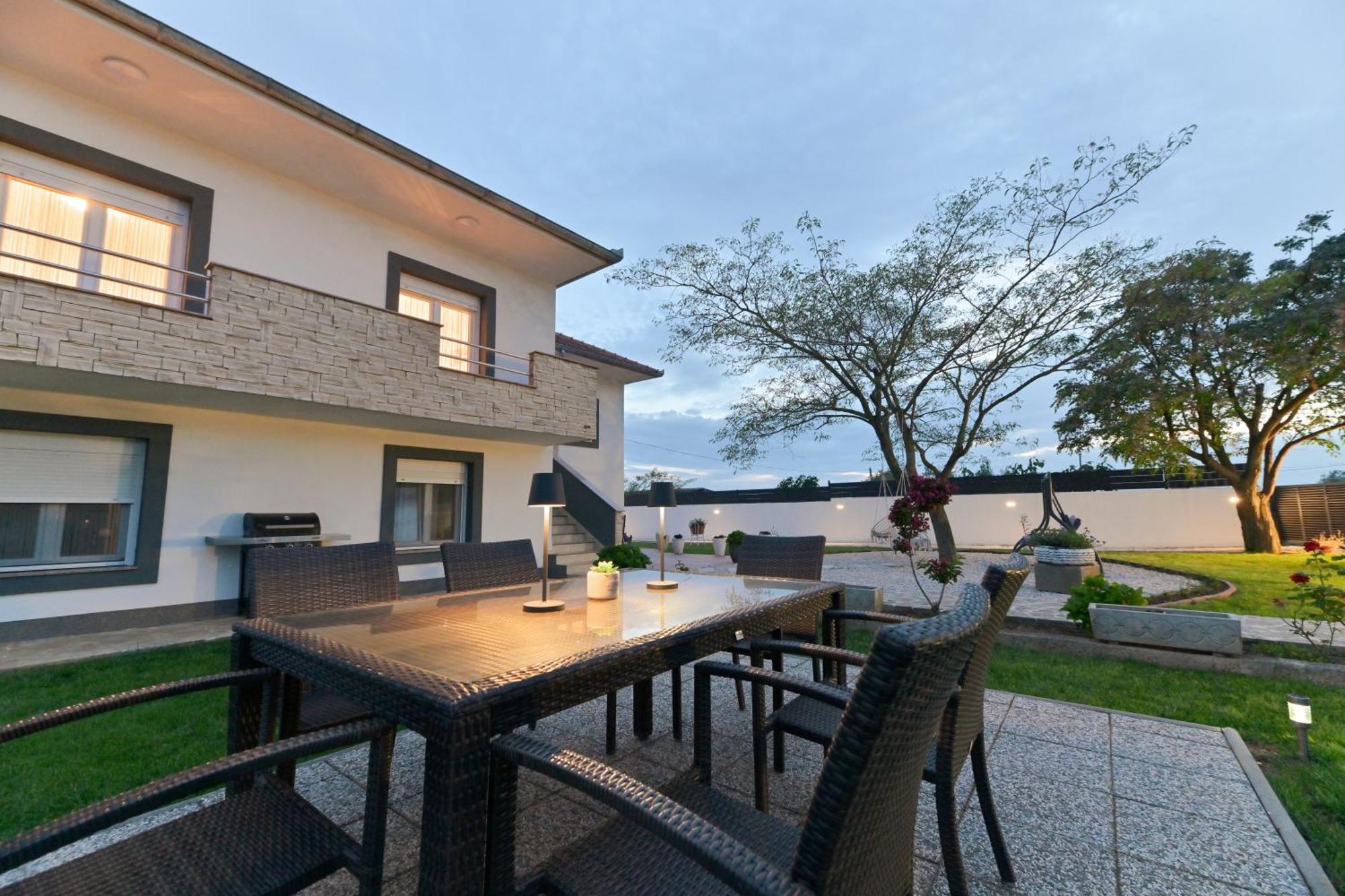 Apartment Amelie - With Pool And Sauna! Galovac  Esterno foto