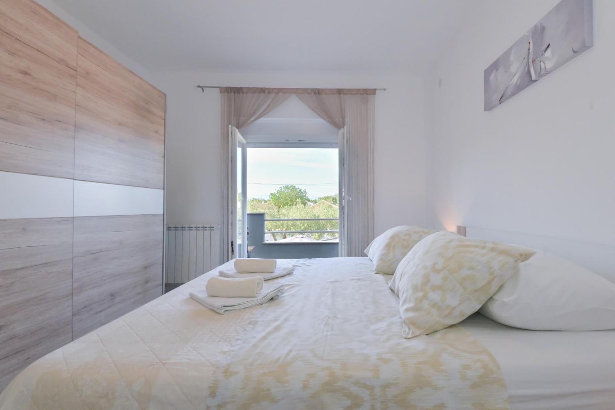 Apartment Amelie - With Pool And Sauna! Galovac  Esterno foto