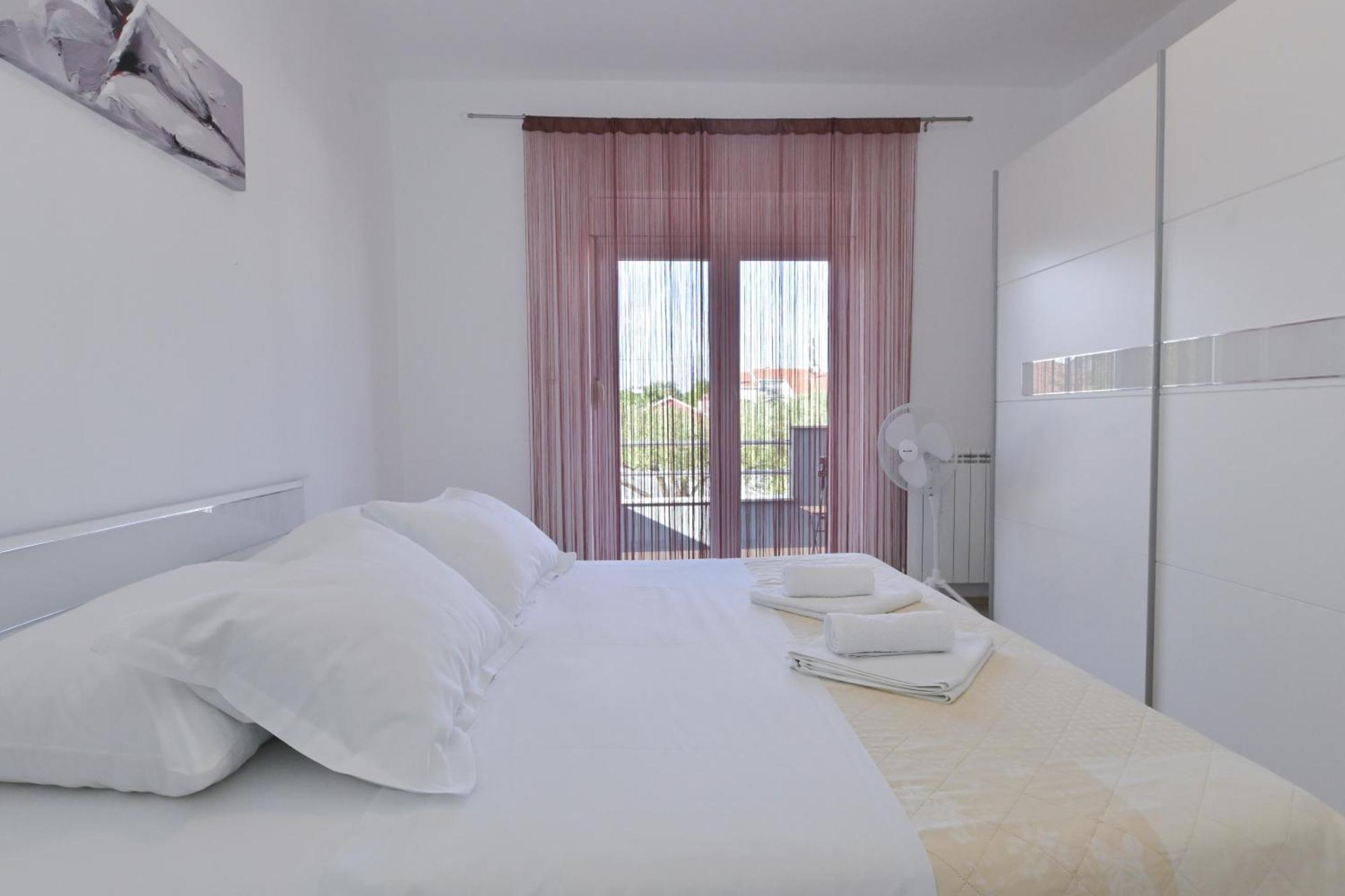 Apartment Amelie - With Pool And Sauna! Galovac  Esterno foto